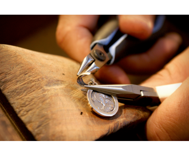 ESD Клещи с полуобли гладки челюсти 132 mm Lindstrom 7890