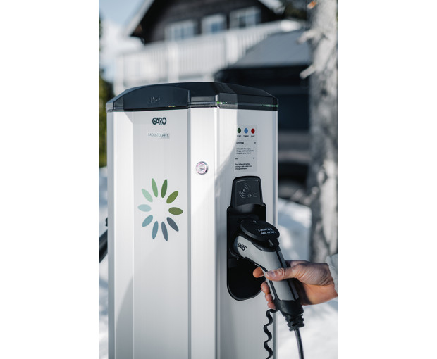 Обществена зарядна станция LS4 Master 22 kW с фиксиран кабел