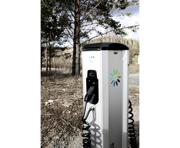 Обществена зарядна станция LS4 Master 22 kW с фиксиран кабел