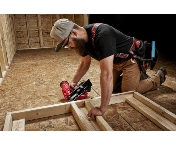 Акумулаторен пистолет за пирони Milwaukee, M18FFN-502C