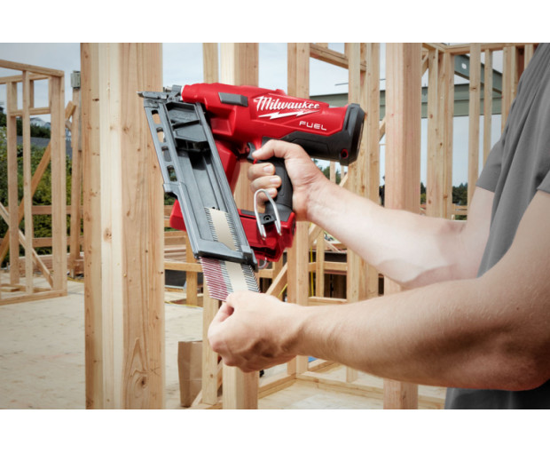 Акумулаторен пистолет за пирони Milwaukee, M18FFN-502C