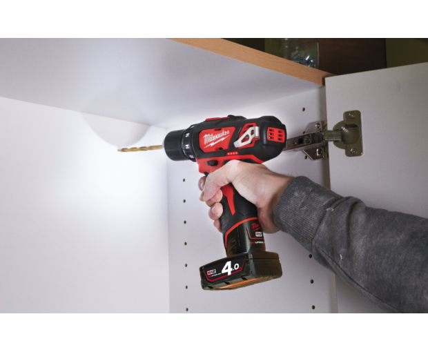 Акумулаторен винтоверт Milwaukee M12BDD-201C, 12 V, 30 Nm, 4933479439